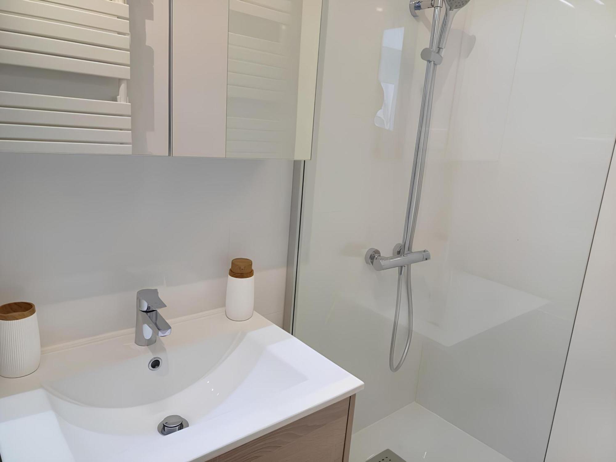 Proche Chu - 4 Couchages - Parking Gratuit - Local Velo Apartment Amiens Exterior photo